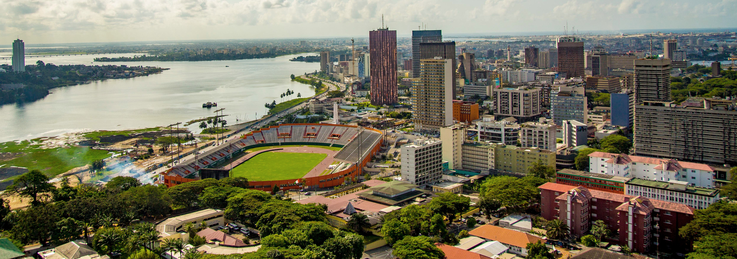 View of Abidjan, Félix-Houphouët-Boigny Stadium, Cocody Bay et southern side of Plateau